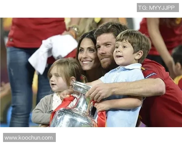 足球明星的幸福时刻：生子背后的感人故事与家庭生活小说推荐